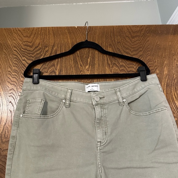 Lane Bryant Sage Green Mid-rise Straight Cropped Pants - Picture 4 of 8